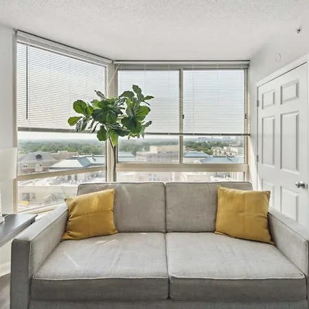 2Br Executive City Suite With Gym & Pool Arlington Exterior photo