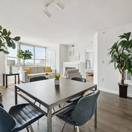 2Br Executive City Suite With Gym & Pool Arlington Exterior photo