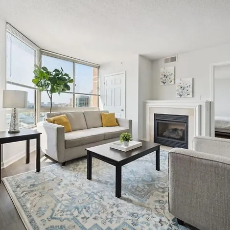 2Br Executive City Suite With Gym & Pool Arlington Exterior photo