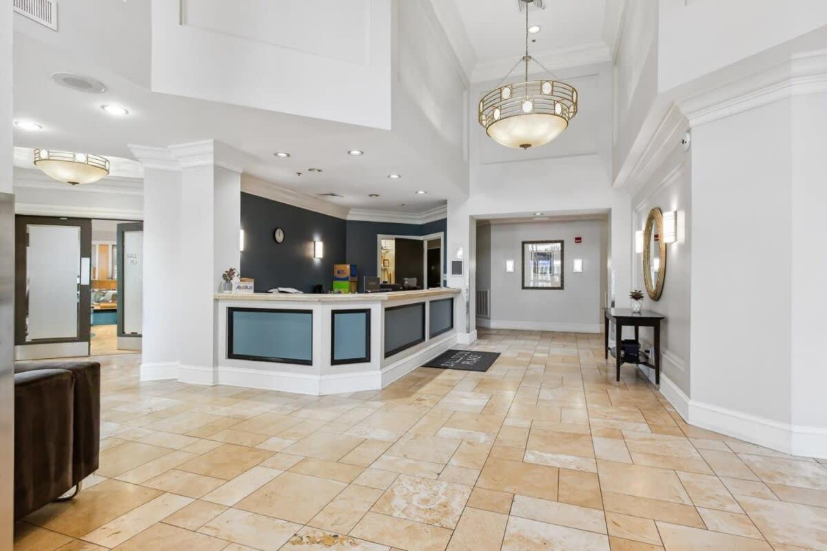 Apartment 2br Executive With Gym & Pool *