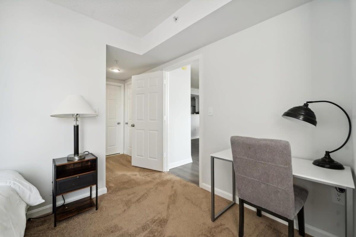 2br Executive With Gym & Pool Apartment *