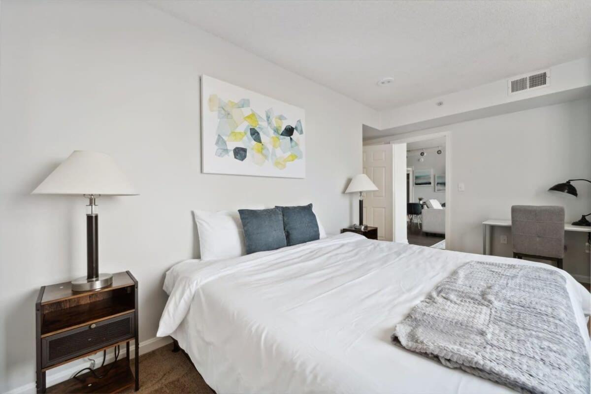 2br Executive With Gym & Pool *